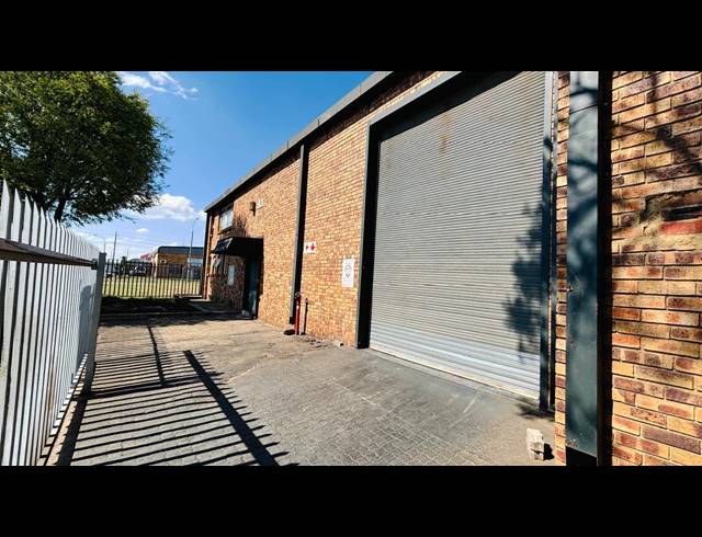 183M² WAREHOUSE TO LET IN ROBERTVILLE
